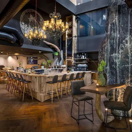 Mama Thresl Hotel