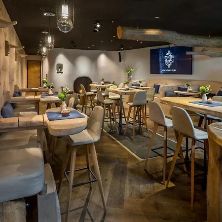 Mama Thresl Hotell 3*