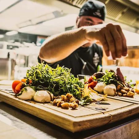 Mama Thresl Hotell 3*