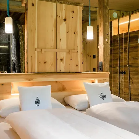 Mama Thresl Hotel