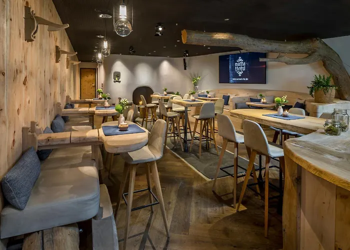 Mama Thresl Hotel 3*