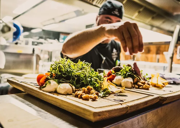 Mama Thresl Hotel 3*